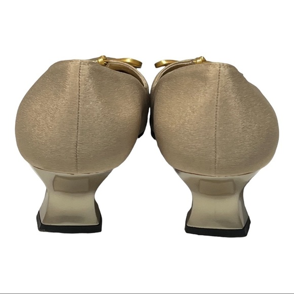 Stuart Weitzman Vintage Champagne Satin Leather Square Toe Pump 9.5 Timeless - Picture 3 of 8